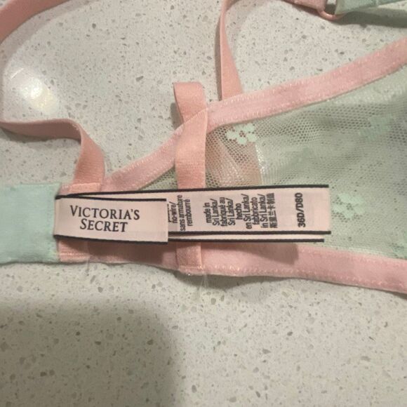 Victoria’s Secret bra padded no wire bra size 36D - Picture 6 of 9